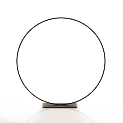 Relaxdays LED Ring Deko, für Tisch & Fensterbank, mit Fuß, Ø 25 cm,  ganzjährig, Metallkranz, batteriebetrieben, silber